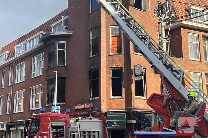 Grote uitslaande brand in appartementencomplex