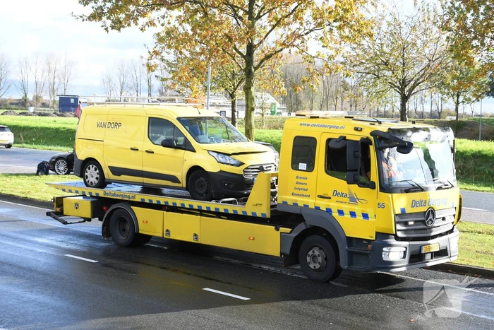 Fikse schade bij botsing tussen porsche en bestelbus
