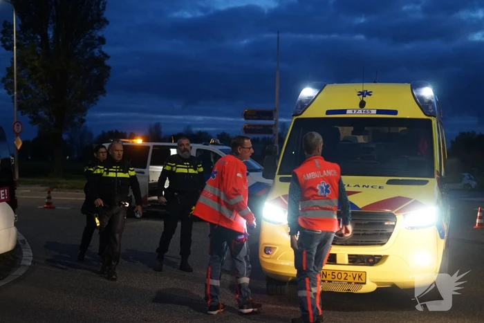 Drie voertuigen fiks beschadigd bij botsing op kruising