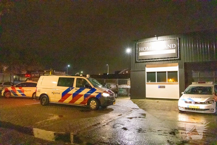 Onderzoek naar overval op meubelzaak