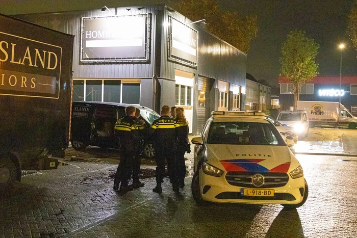 Onderzoek naar overval op meubelzaak