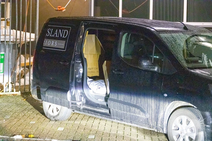 Onderzoek naar overval op meubelzaak
