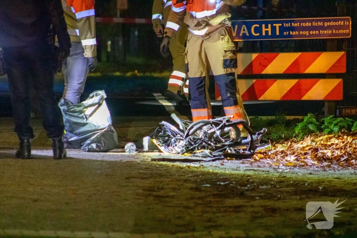 Fietser ernstig gewond bij botsing met trein
