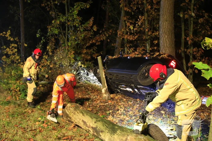 Twee personen bekneld bij ongeval