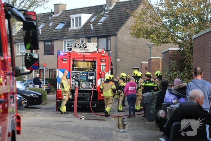 Hevige brand in keuken van woning