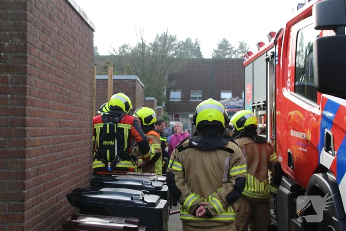 Hevige brand in keuken van woning