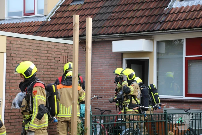 Hevige brand in keuken van woning