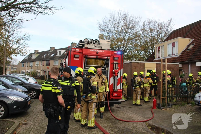Hevige brand in keuken van woning