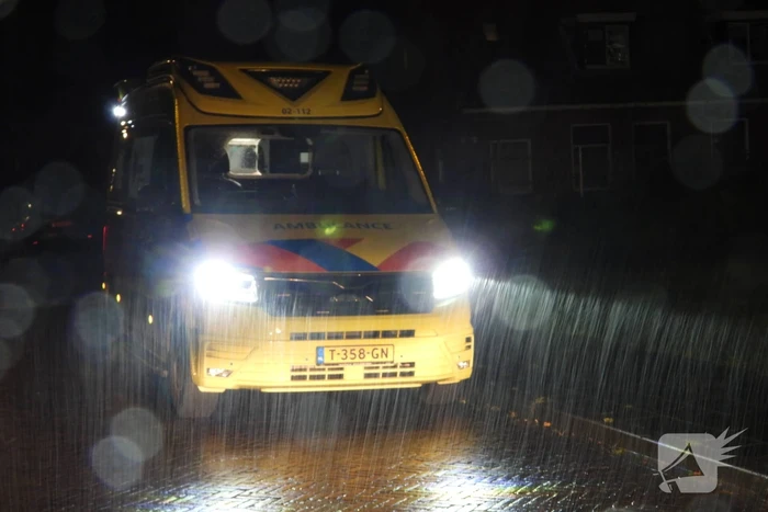 Brandweer redt kat uit brandende woning