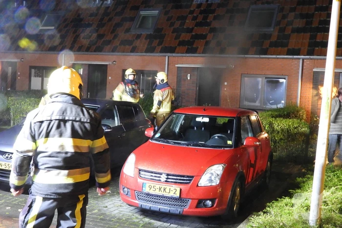Brandweer redt kat uit brandende woning
