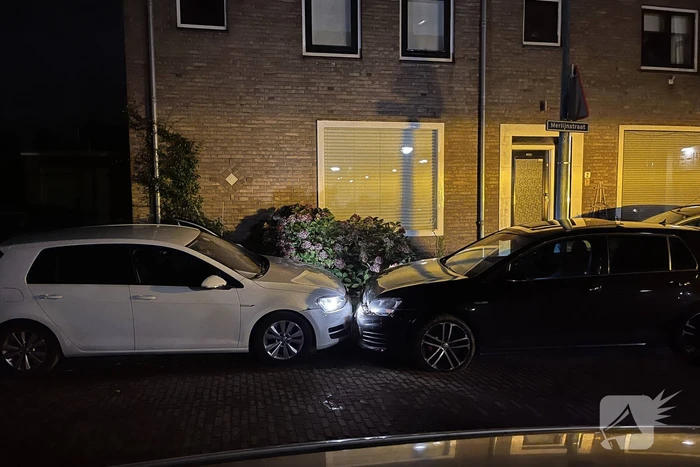 Politie ramt voertuig om achtervolging te stoppen