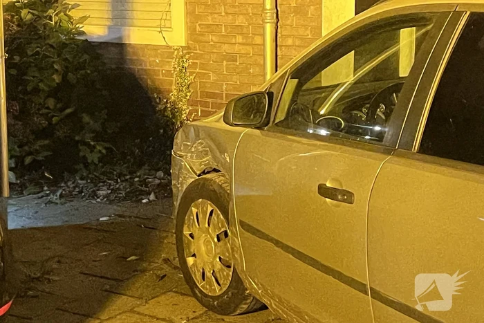Politie ramt voertuig om achtervolging te stoppen