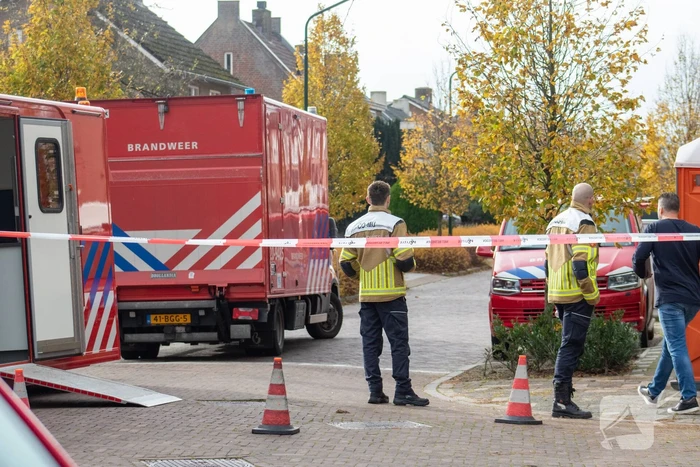 Man met verward gedrag stormt basisschool binnen