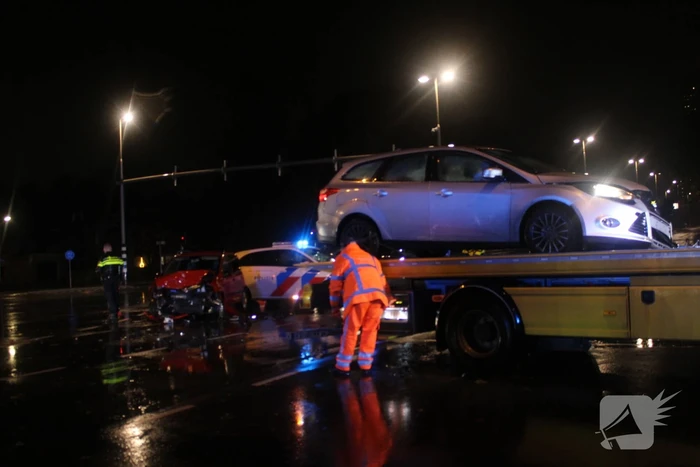 Gewonde en ravage bij frontale botsing
