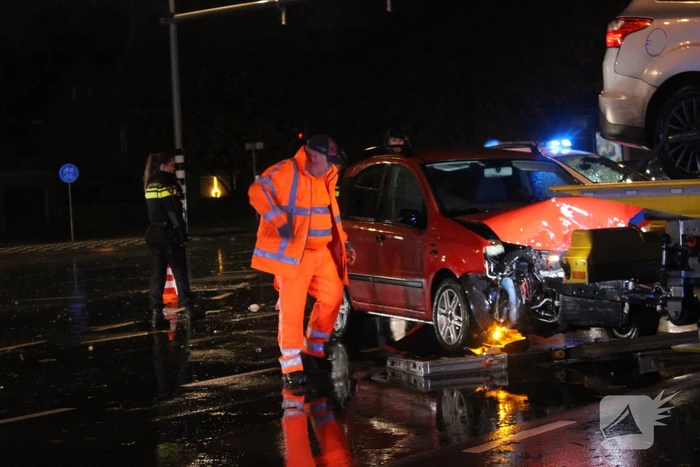 Gewonde en ravage bij frontale botsing