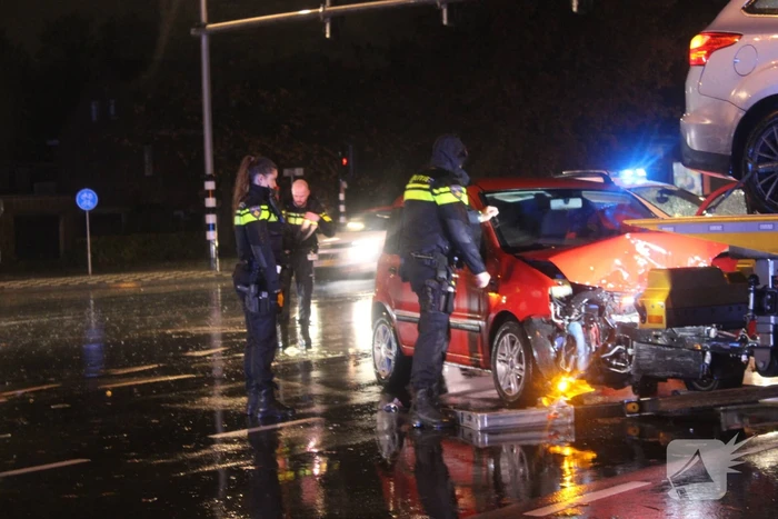 Gewonde en ravage bij frontale botsing