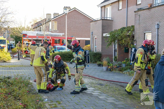 Bewoner uit woning gered tijdens keukenbrand