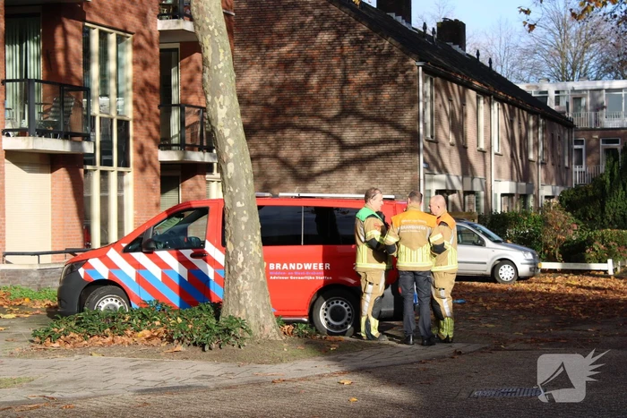 Brandweer ingezet voor vreemde lucht in flatgebouw