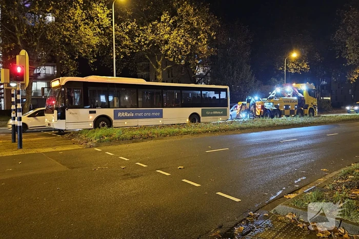 Verkeersopstopping tijdens berging defecte lijnbus