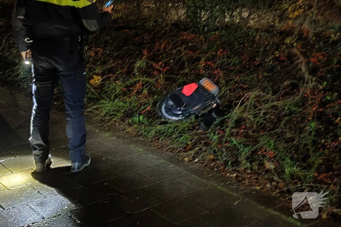 Eenwieler gewond bij botsing met auto