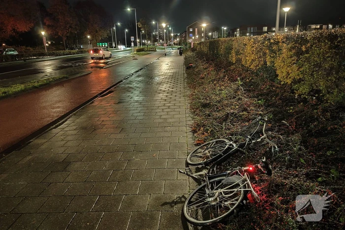 Eenwieler gewond bij botsing met auto