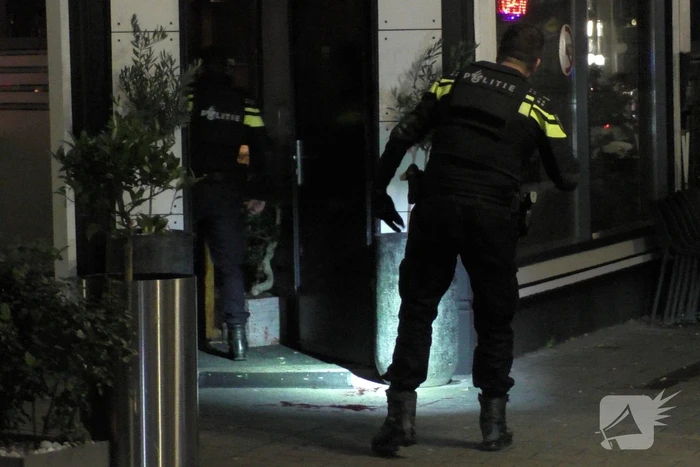 Zwaargewonde na schietpartij in café