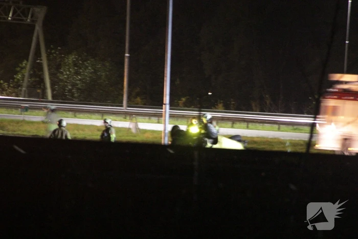 Aanhouding en gewonde nadat auto over de kop slaat