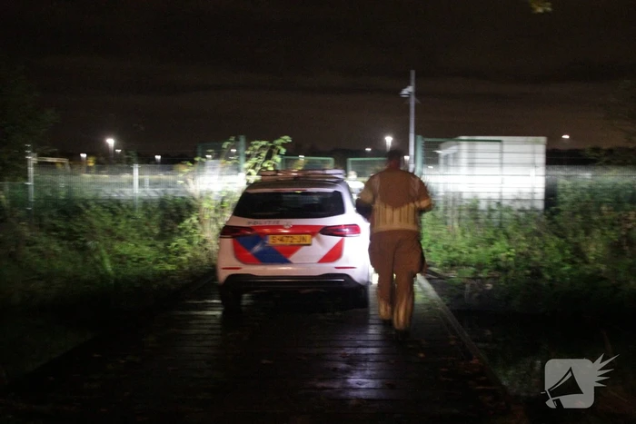 Aanhouding en gewonde nadat auto over de kop slaat