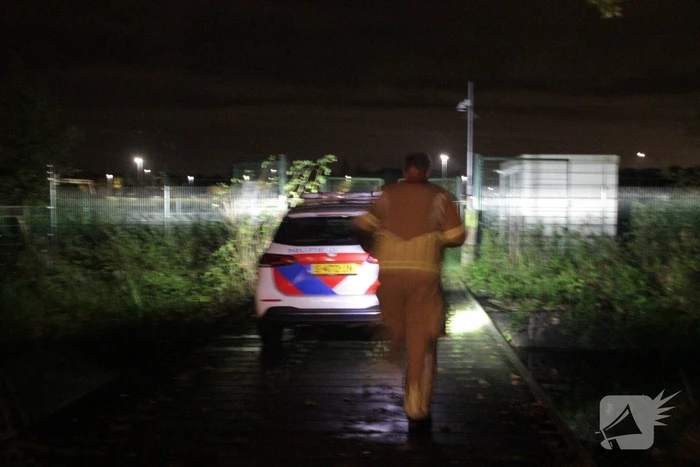 Aanhouding en gewonde nadat auto over de kop slaat