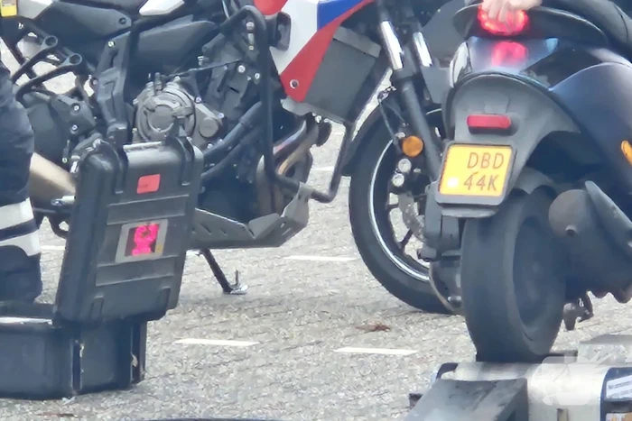 Politie houdt algemene verkeerscontrole op parkeerterrein