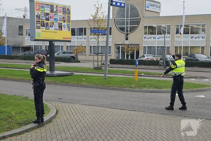 Politie houdt algemene verkeerscontrole op parkeerterrein