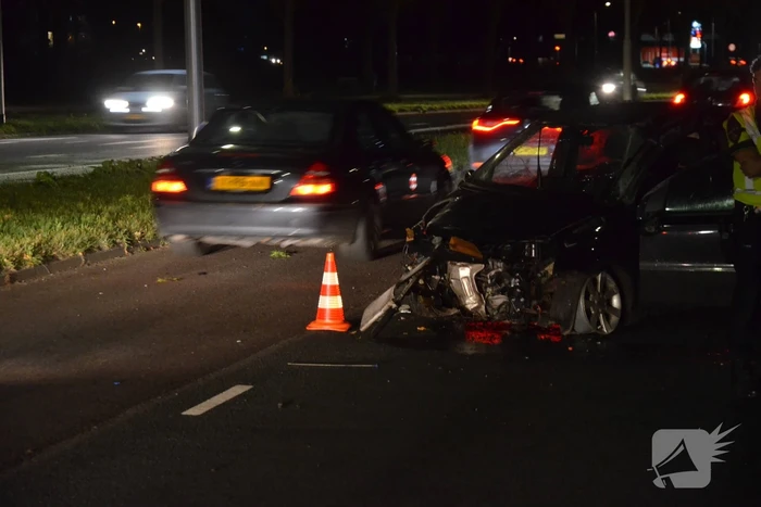 Veel schade bij frontale aanrijding