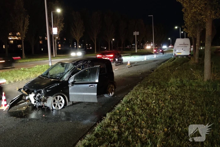 Veel schade bij frontale aanrijding