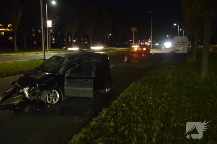 Veel schade bij frontale aanrijding