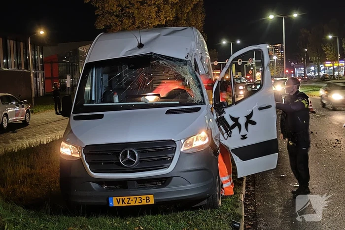 Veel schade bij frontale aanrijding