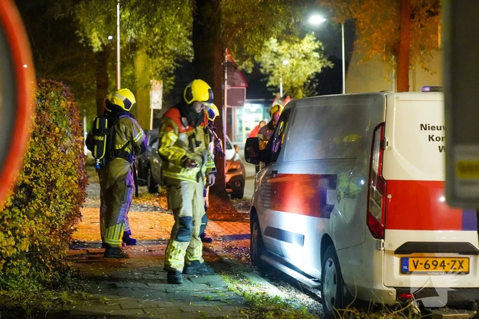 Brandweer controleert voertuig op brand
