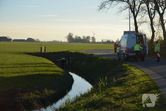 Persoon zwaargewond bij frontale botsing