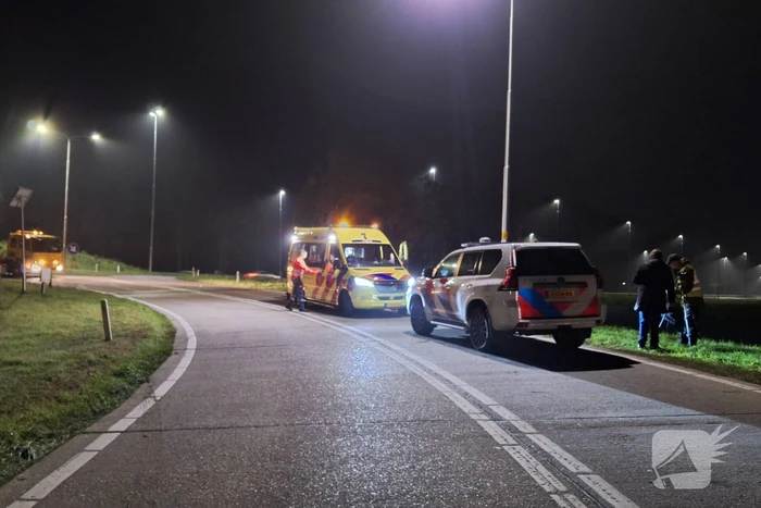 Auto belandt in sloot