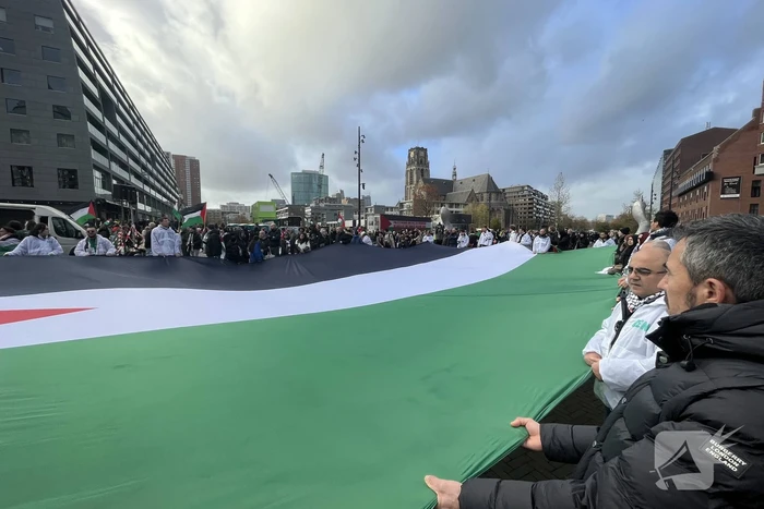 Grote opkomst pro Palestina demonstratie