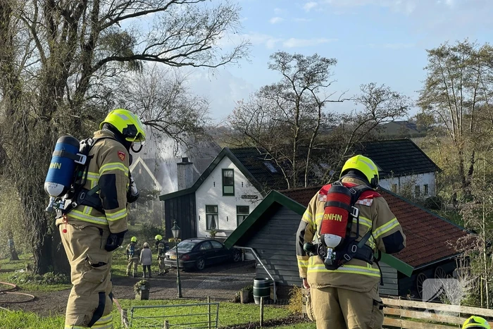 Explosiegevaar bij felle brand in woning