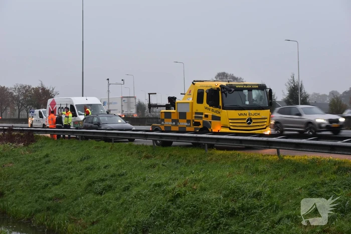 Schade bij ongeval tussen bestelbus en auto