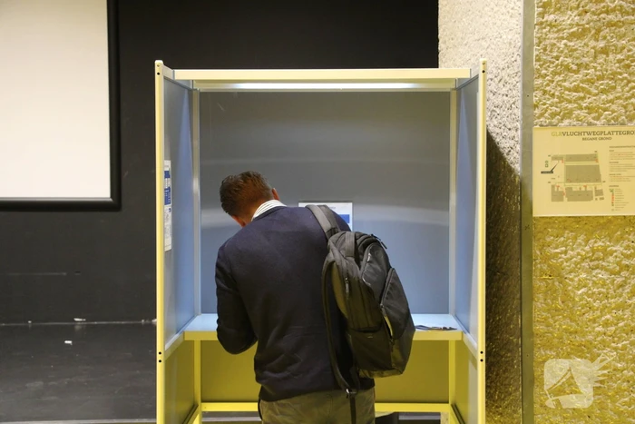 In de rij voor tweede kamerverkiezingen