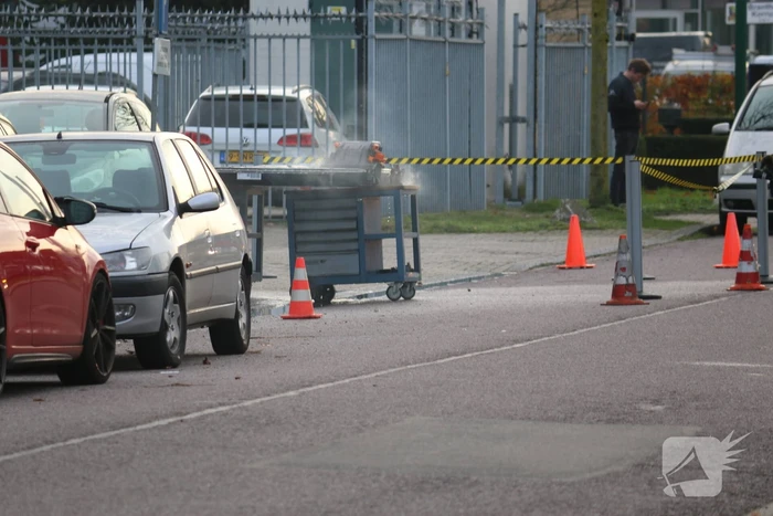 Accu vat vlam op werkbank