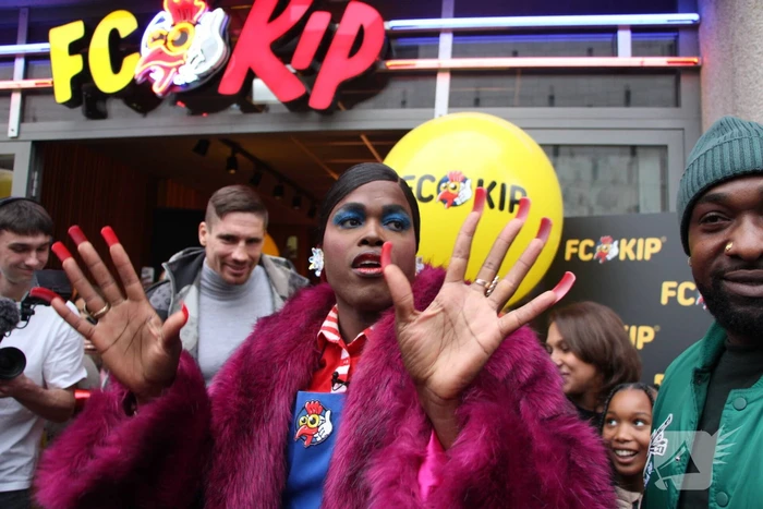 Enorme drukte bij opening FCKip restaurant
