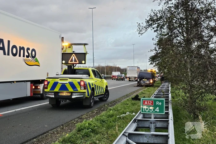 Fikse schade bij kop-staartbotsing tussen bestelbussen