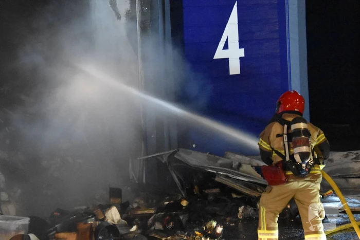 Hevige brand in opslagbox