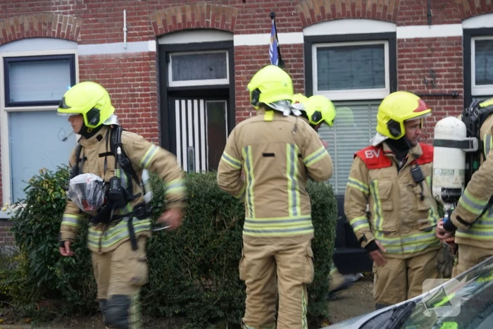 Brandweer doet onderzoek naar brandlucht