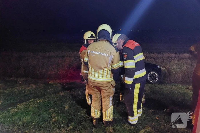 Automobilist belandt in sloot