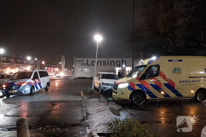 Zwembad ontruimd vanwege brand