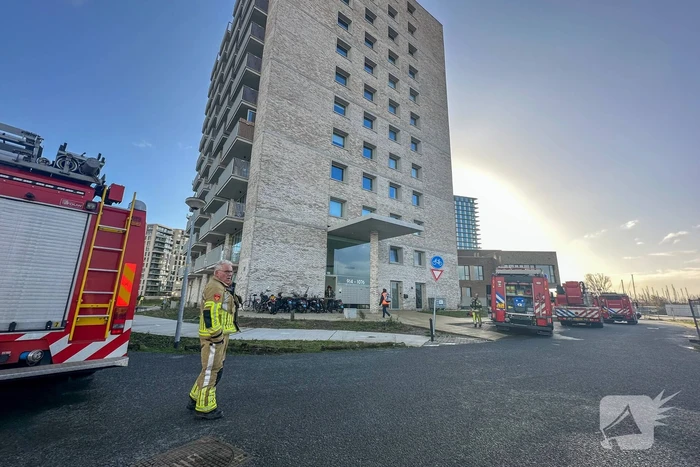 Flatgebouw deels ontruimd vanwege brand